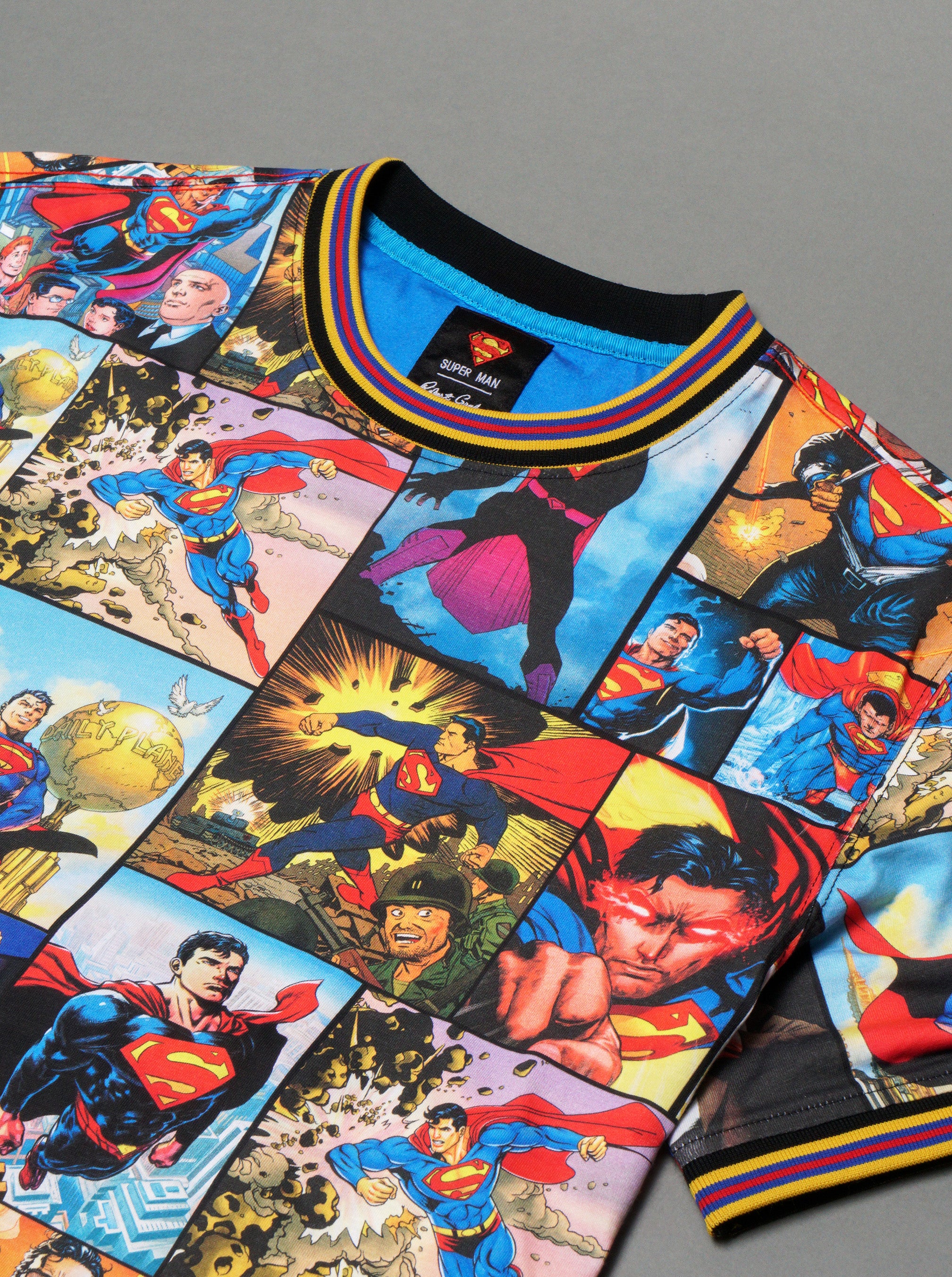 SUPERMAN™ x ROBERT GRAHAM DEFENDER SHORT SLEEVE T-SHIRT