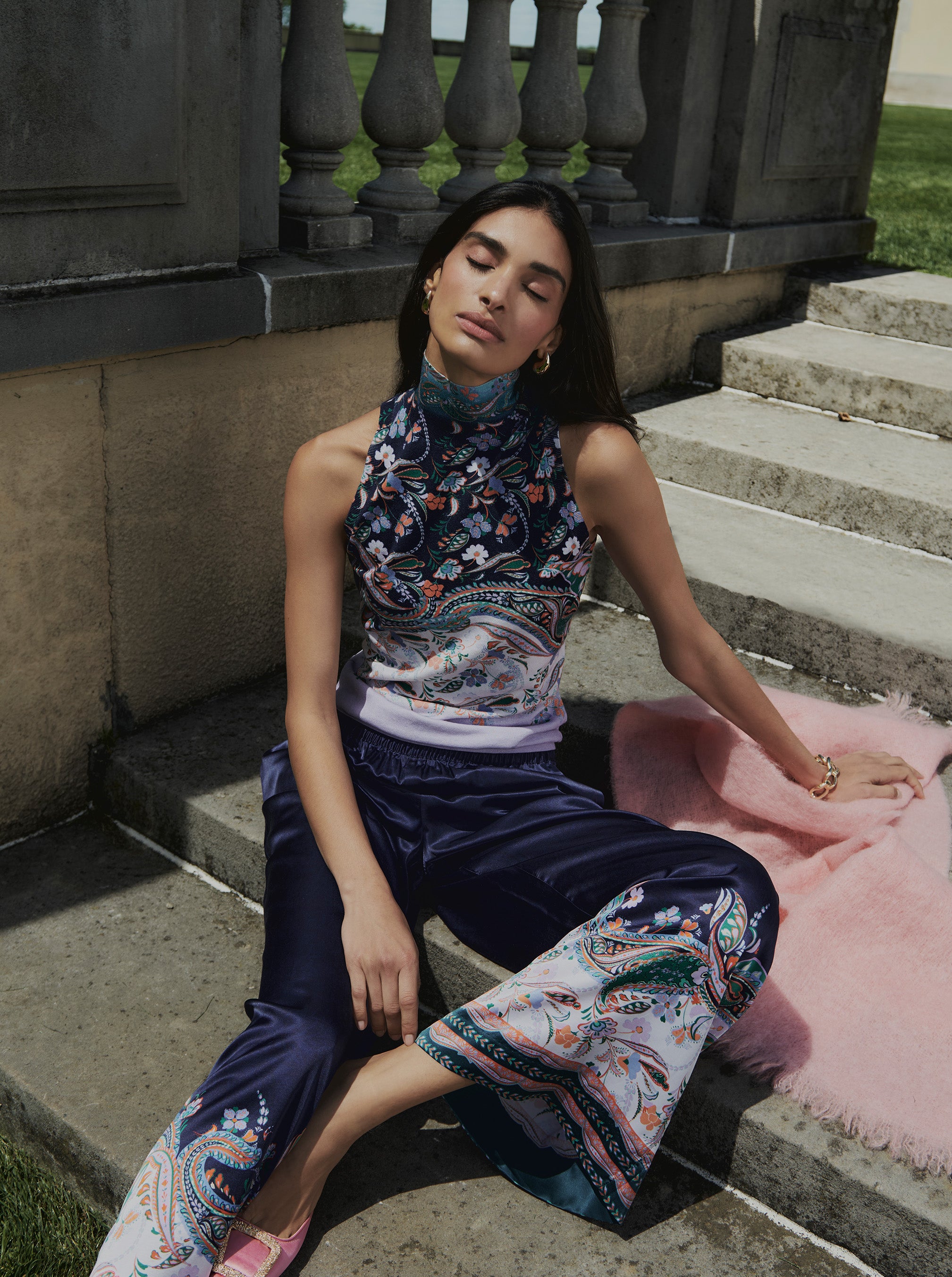 JACY SLEEVELESS SWEATER