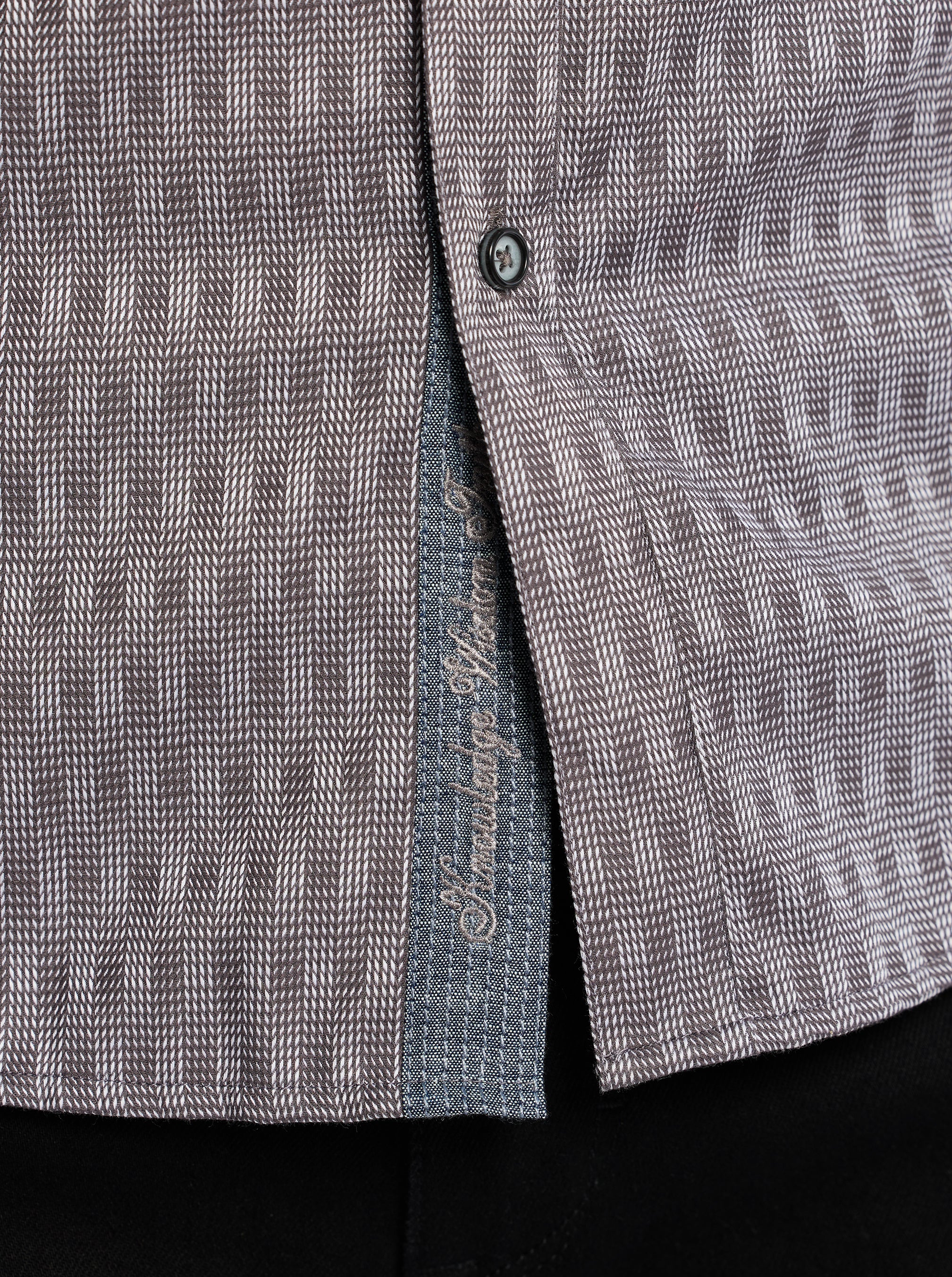 AKRON LONG SLEEVE BUTTON DOWN SHIRT