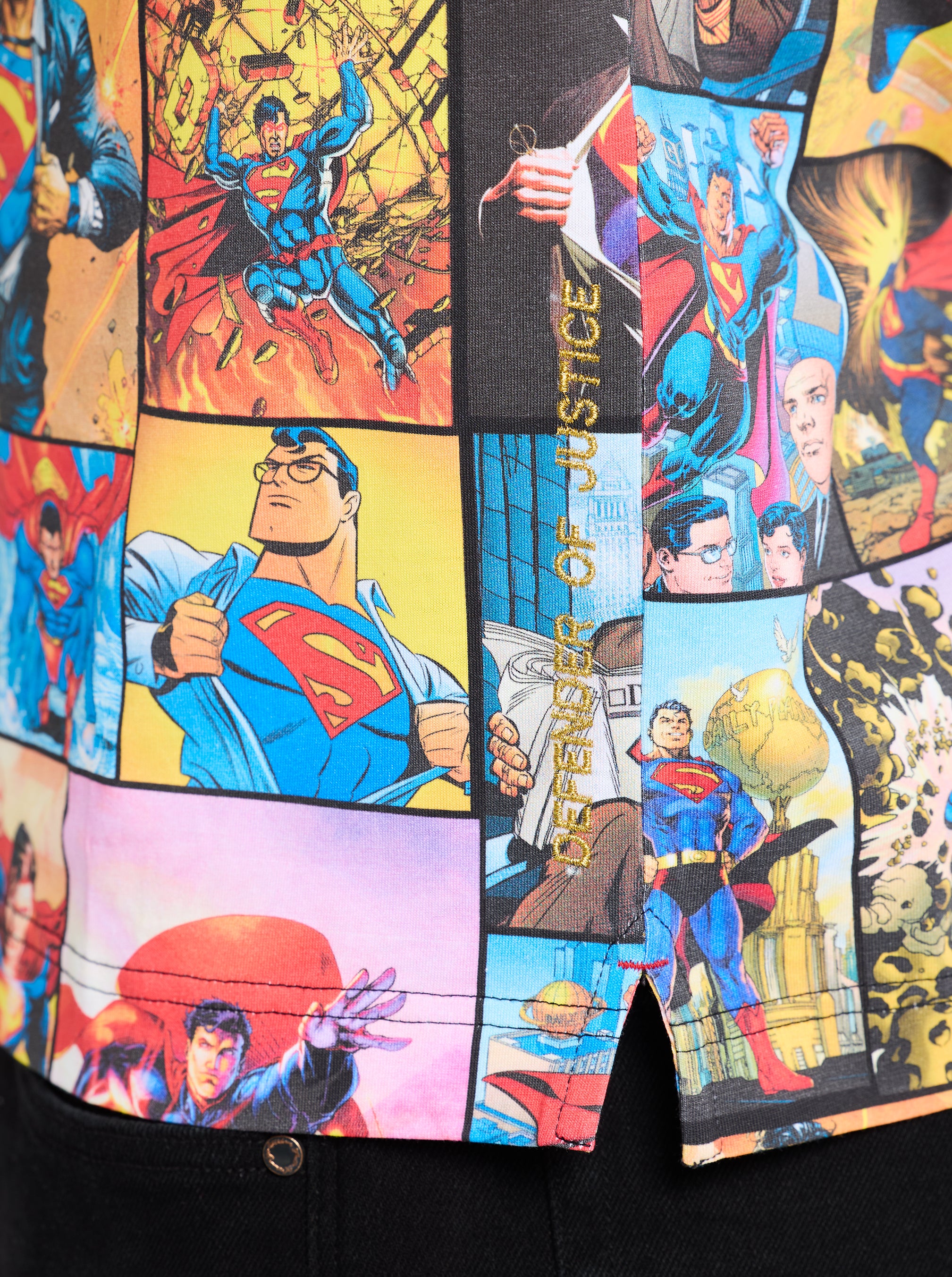 SUPERMAN™ x ROBERT GRAHAM DEFENDER SHORT SLEEVE T-SHIRT