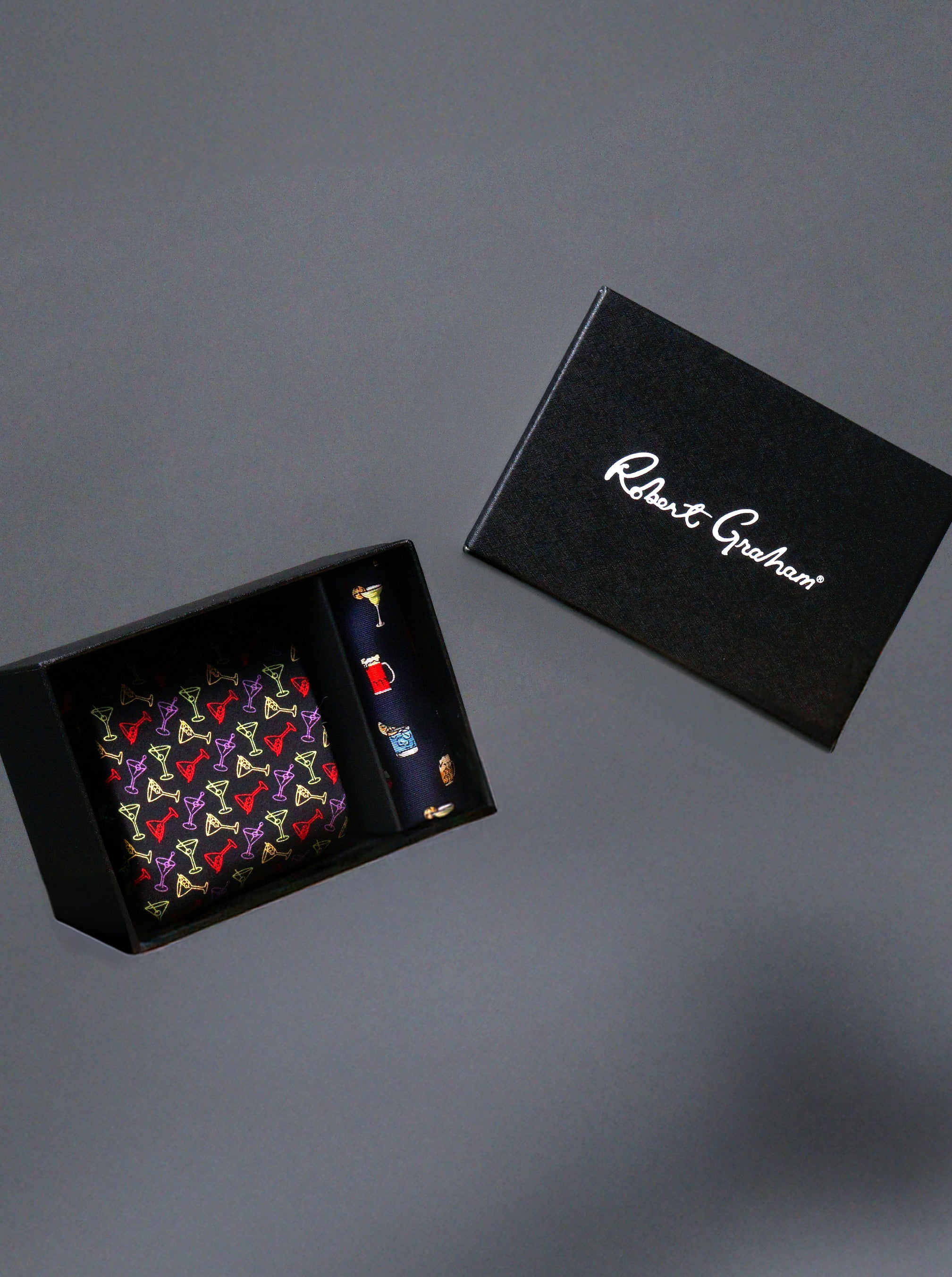 TIE & POCKET SQUARE SET