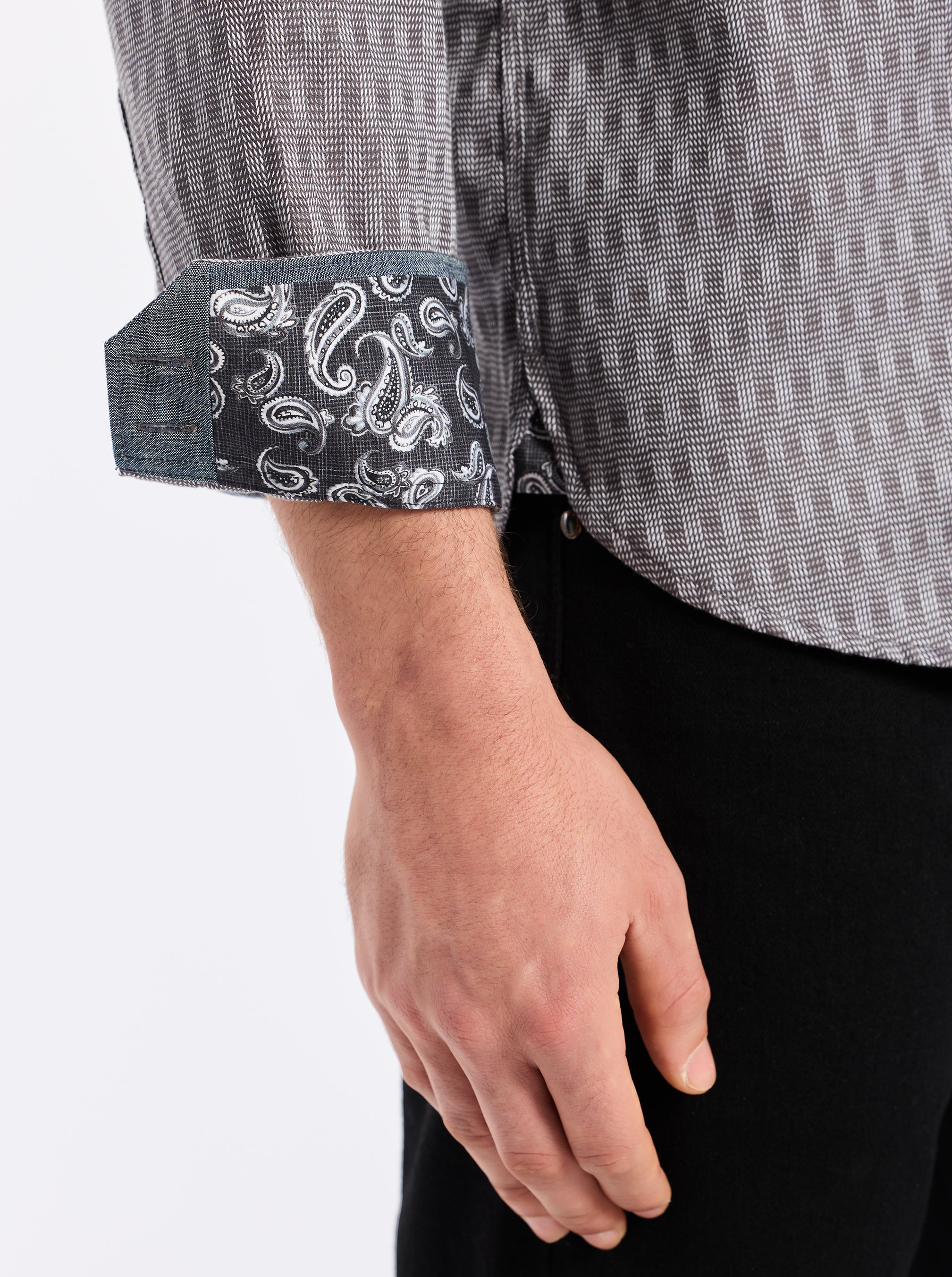 AKRON LONG SLEEVE BUTTON DOWN SHIRT