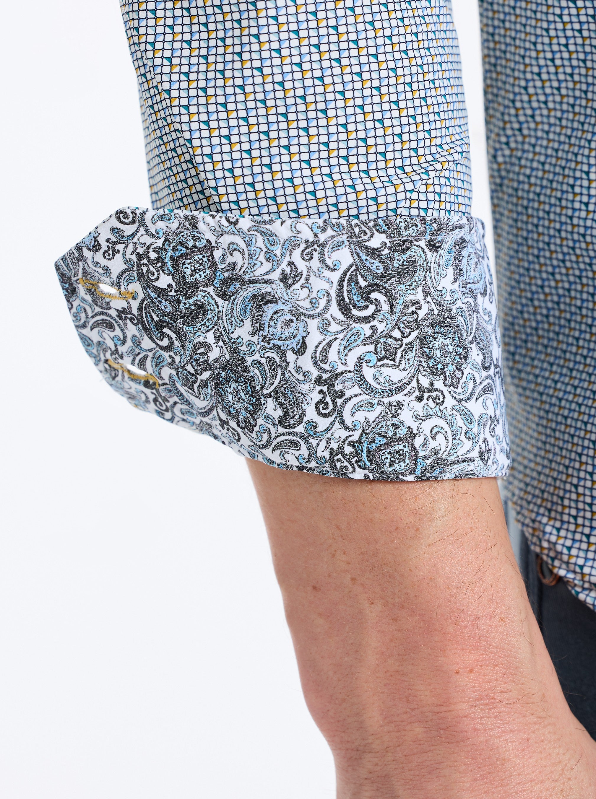 CAVEDA LONG SLEEVE BUTTON DOWN SHIRT