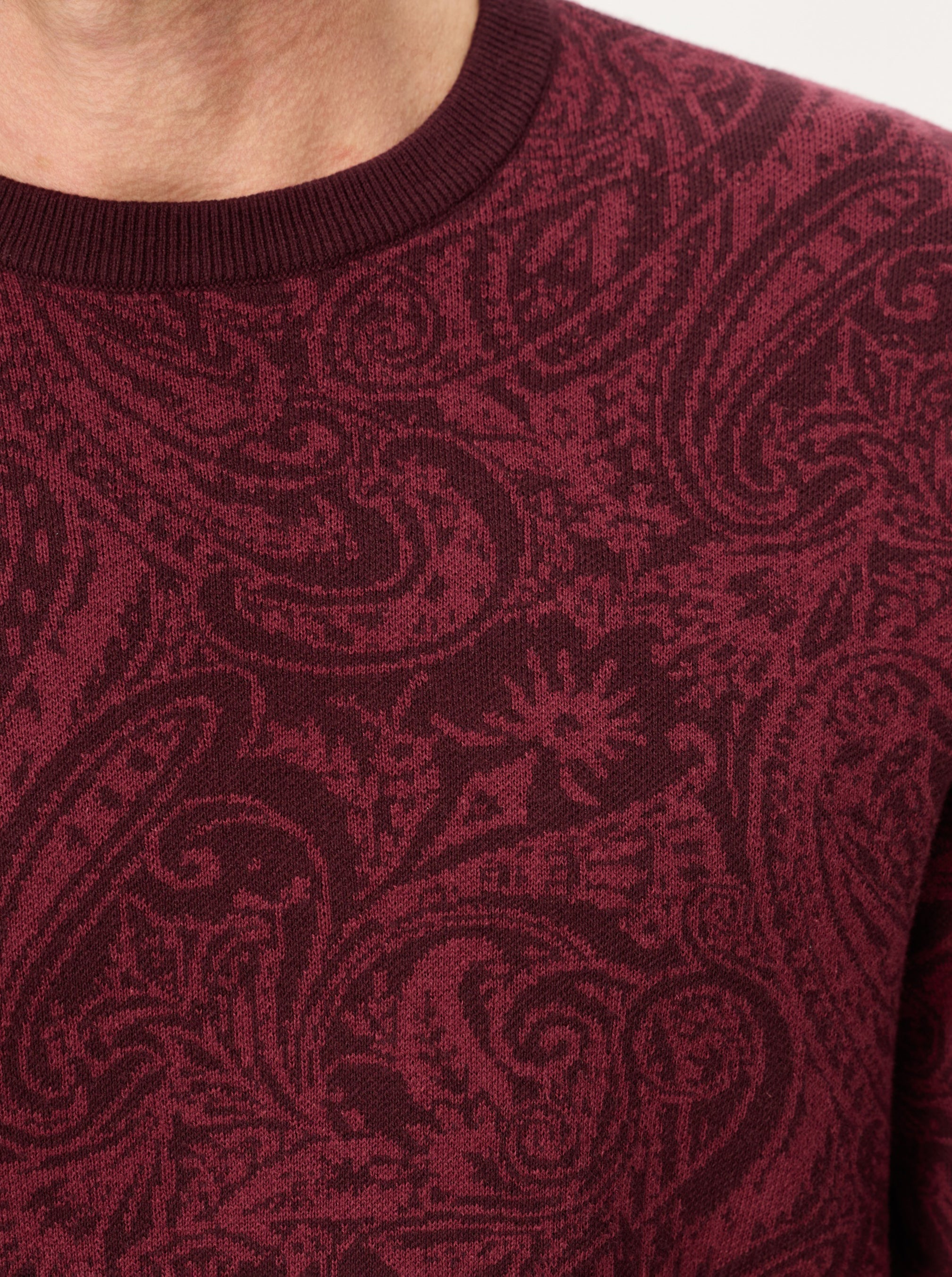 VOMANO LONG SLEEVE SWEATER