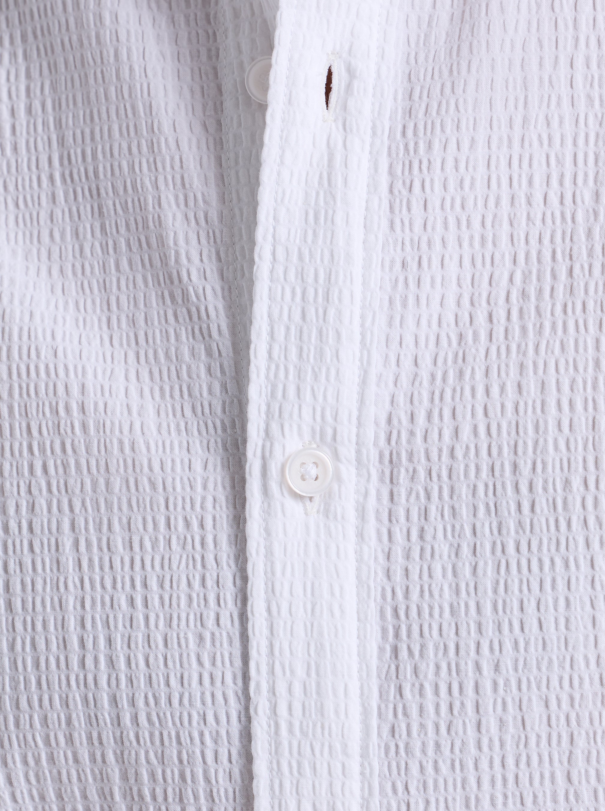 THRESHER SHORT SLEEVE BUTTON DOWN SHIRT