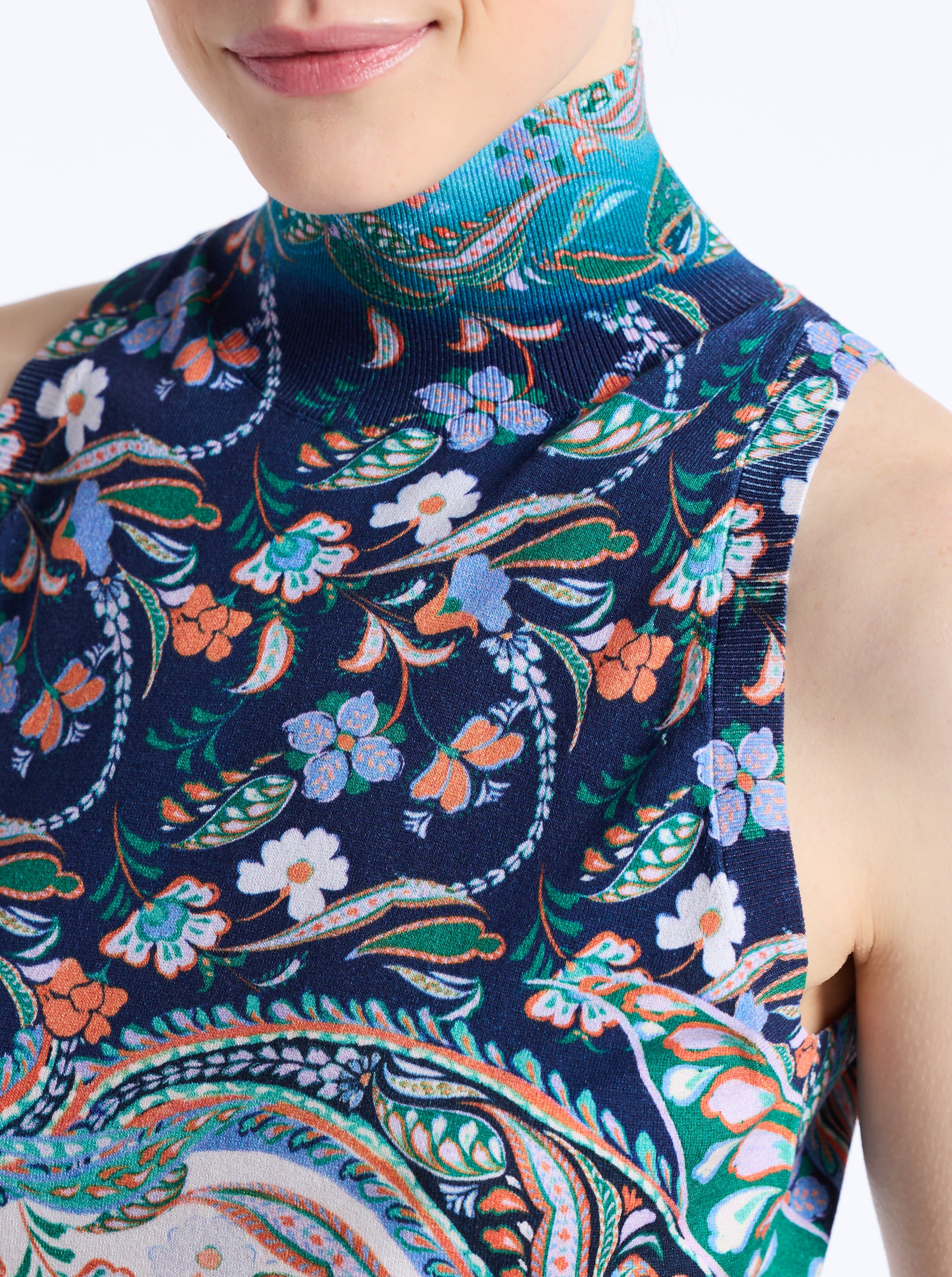 JACY SLEEVELESS SWEATER