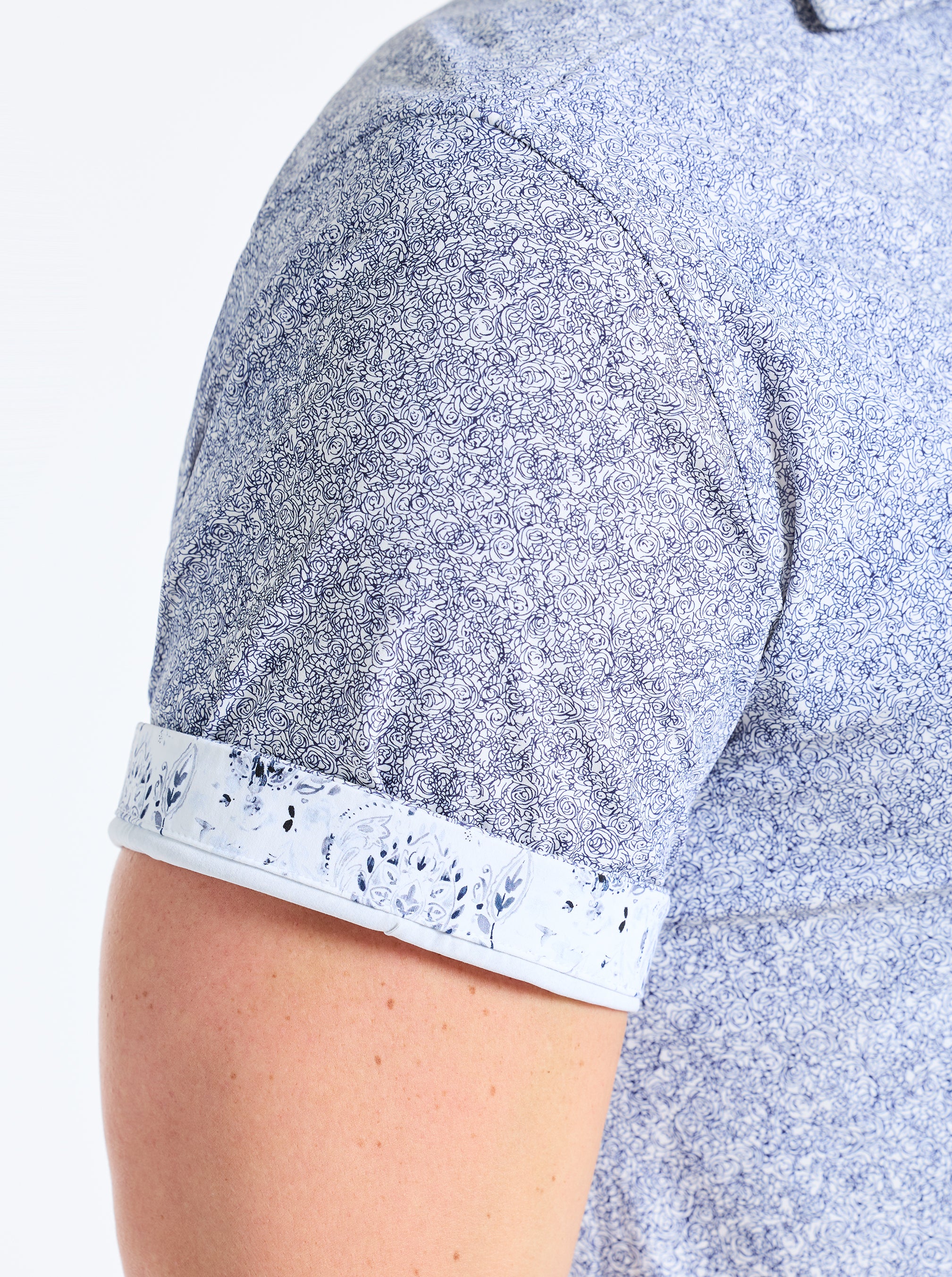 SCRAWL SHORT SLEEVE BUTTON DOWN SHIRT