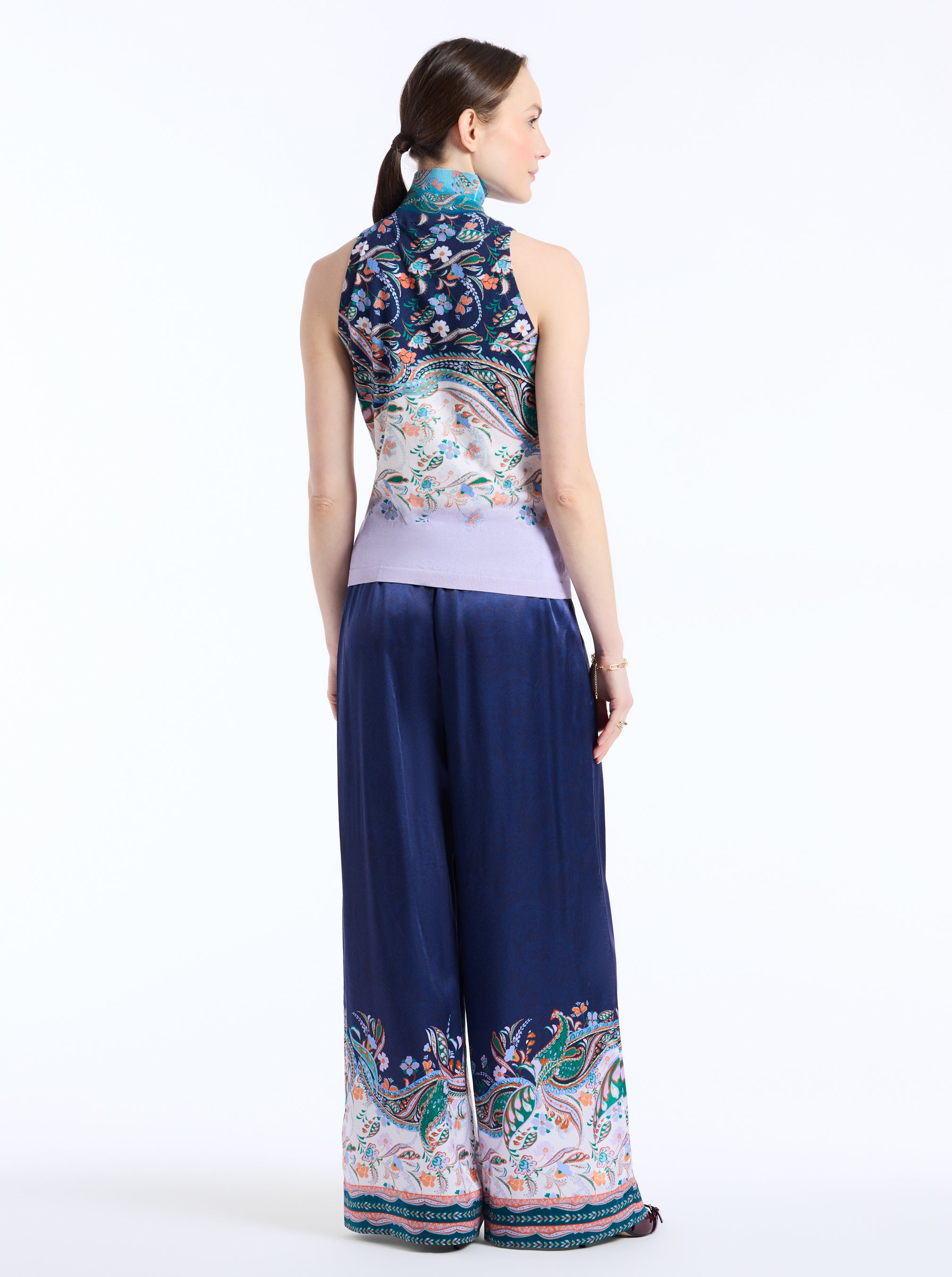 JACY SLEEVELESS SWEATER
