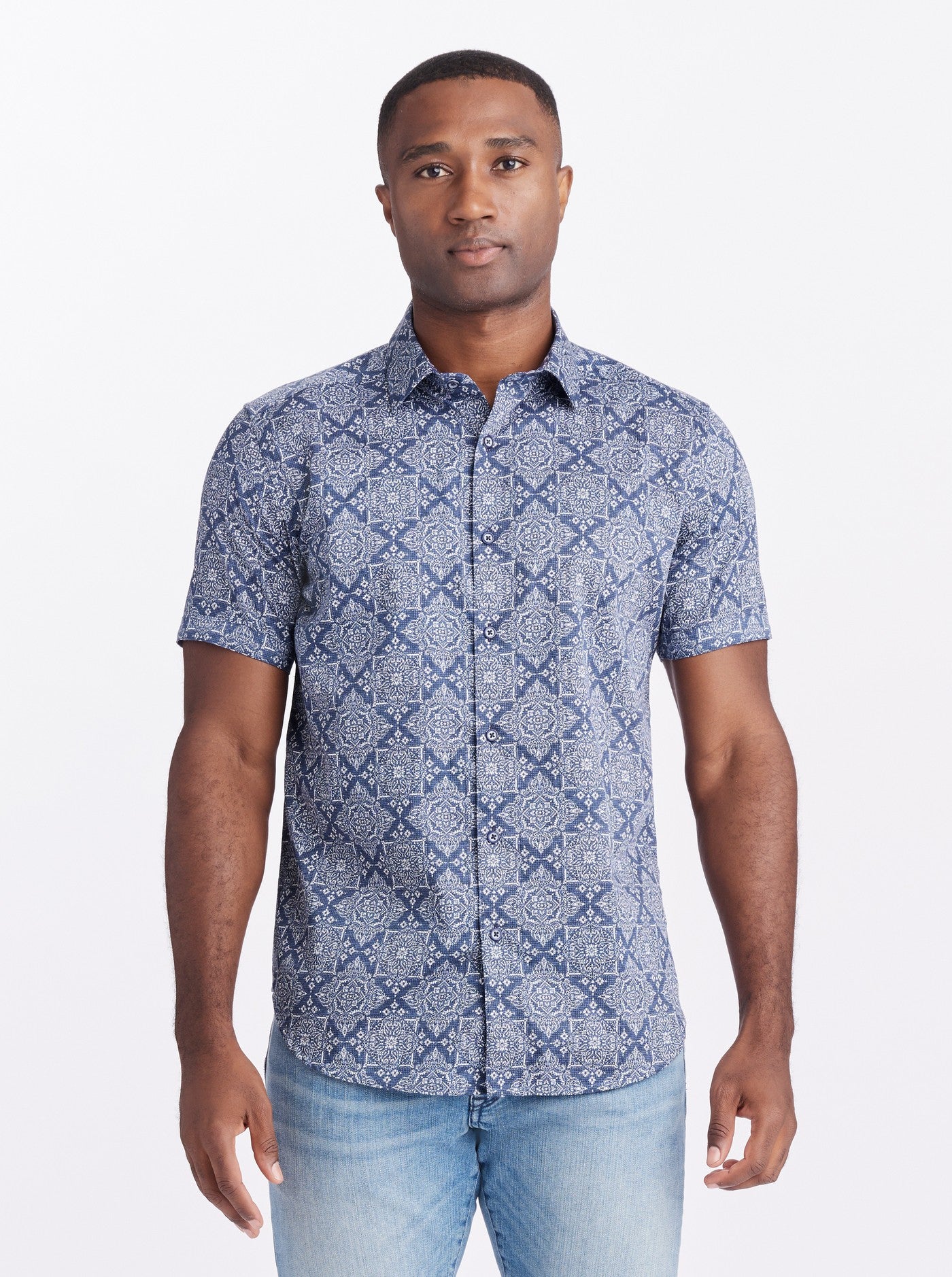 FINMERE SHORT SLEEVE BUTTON DOWN SHIRT