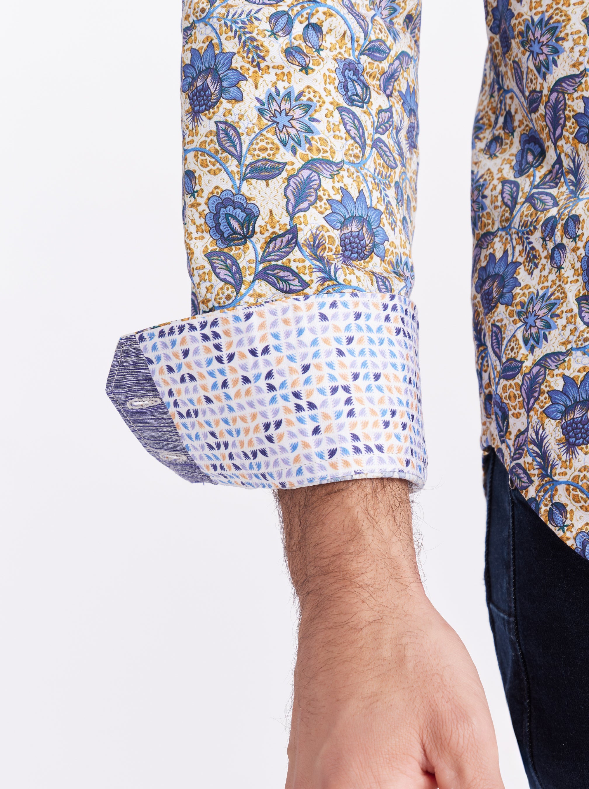 VERRAN LONG SLEEVE BUTTON DOWN SHIRT