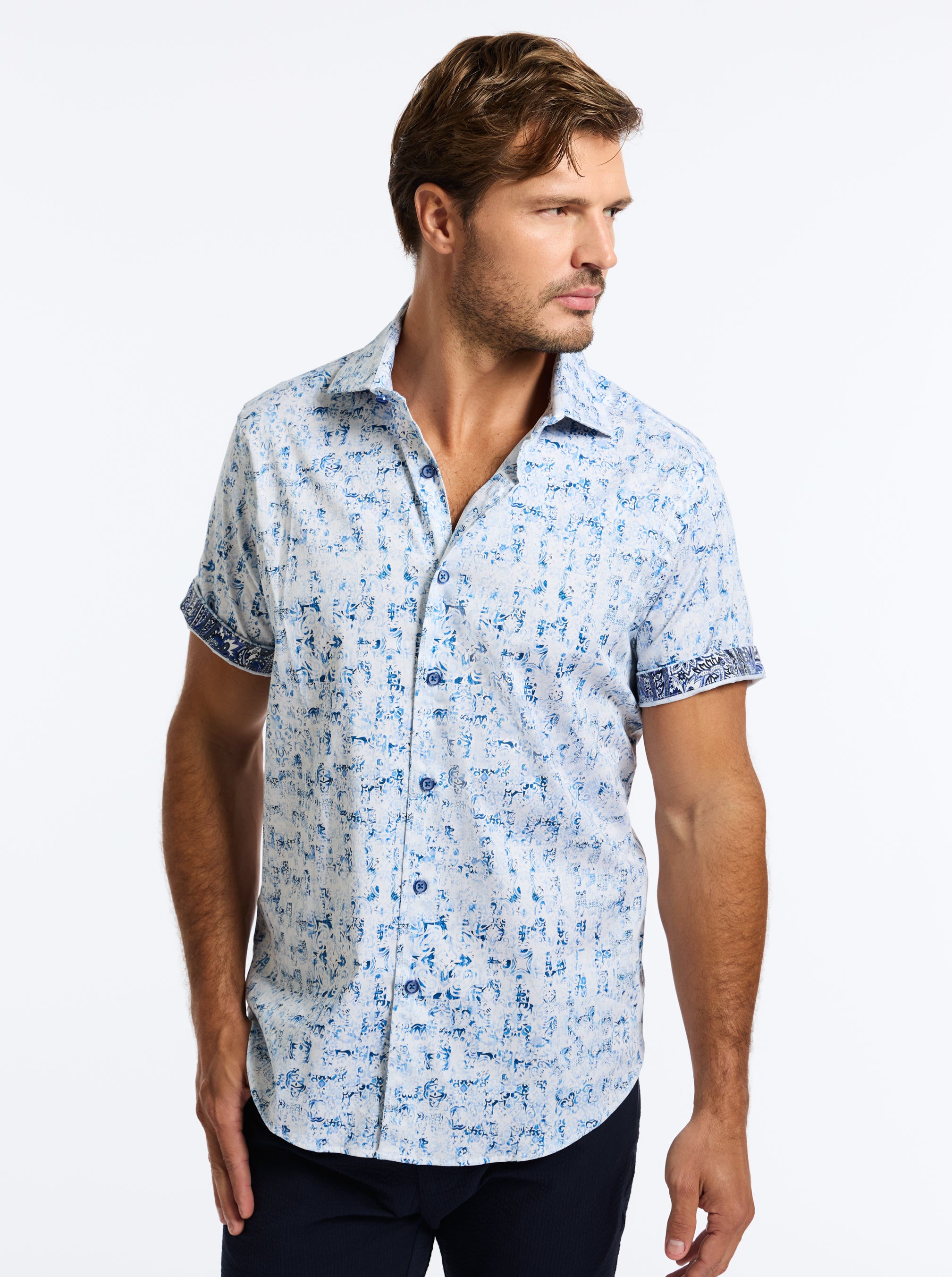 MAKEMO SHORT SLEEVE BUTTON DOWN SHIRT