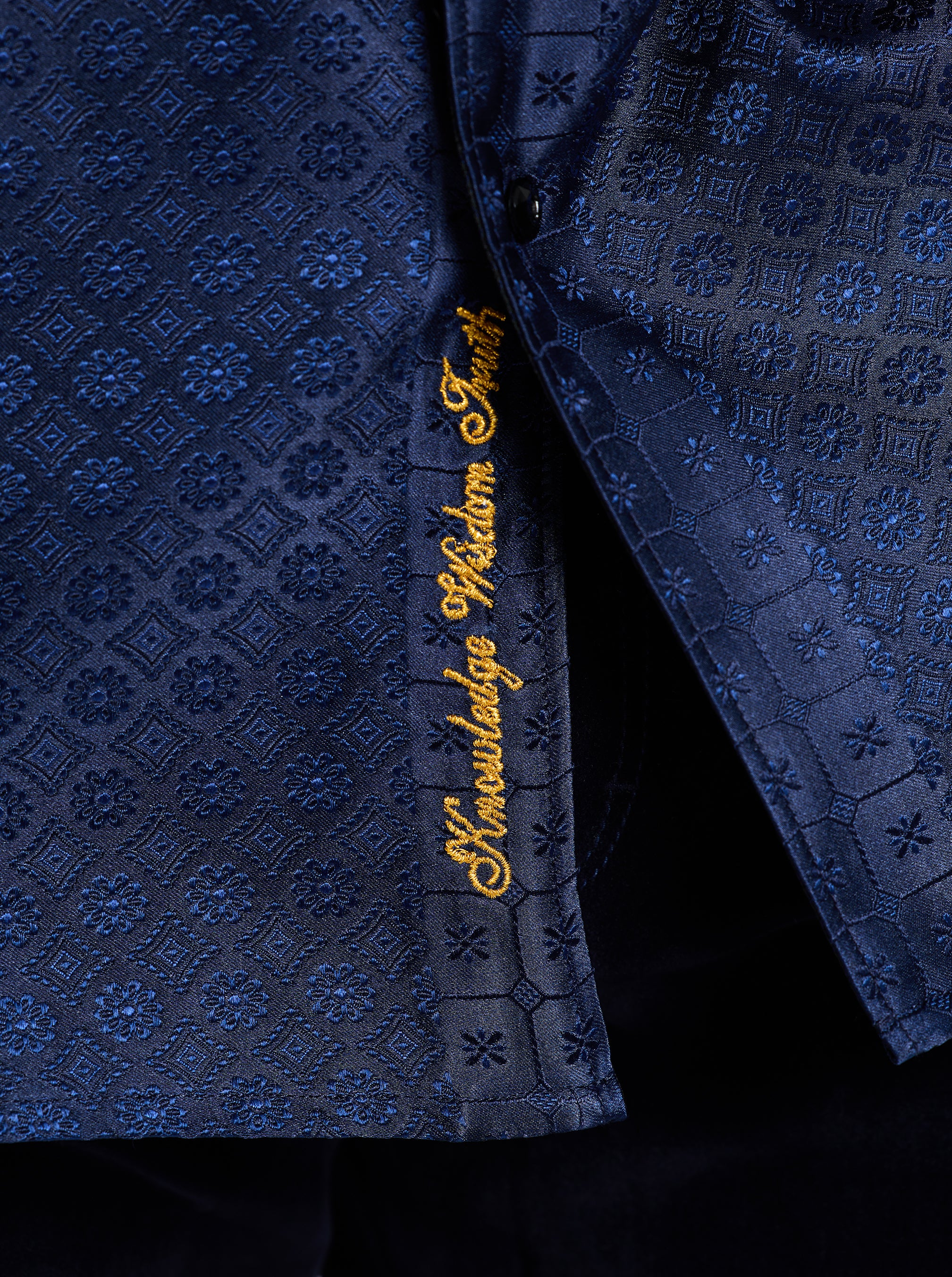 LIMITED EDITION NOBLE TOUCH LONG SLEEVE BUTTON DOWN SHIRT