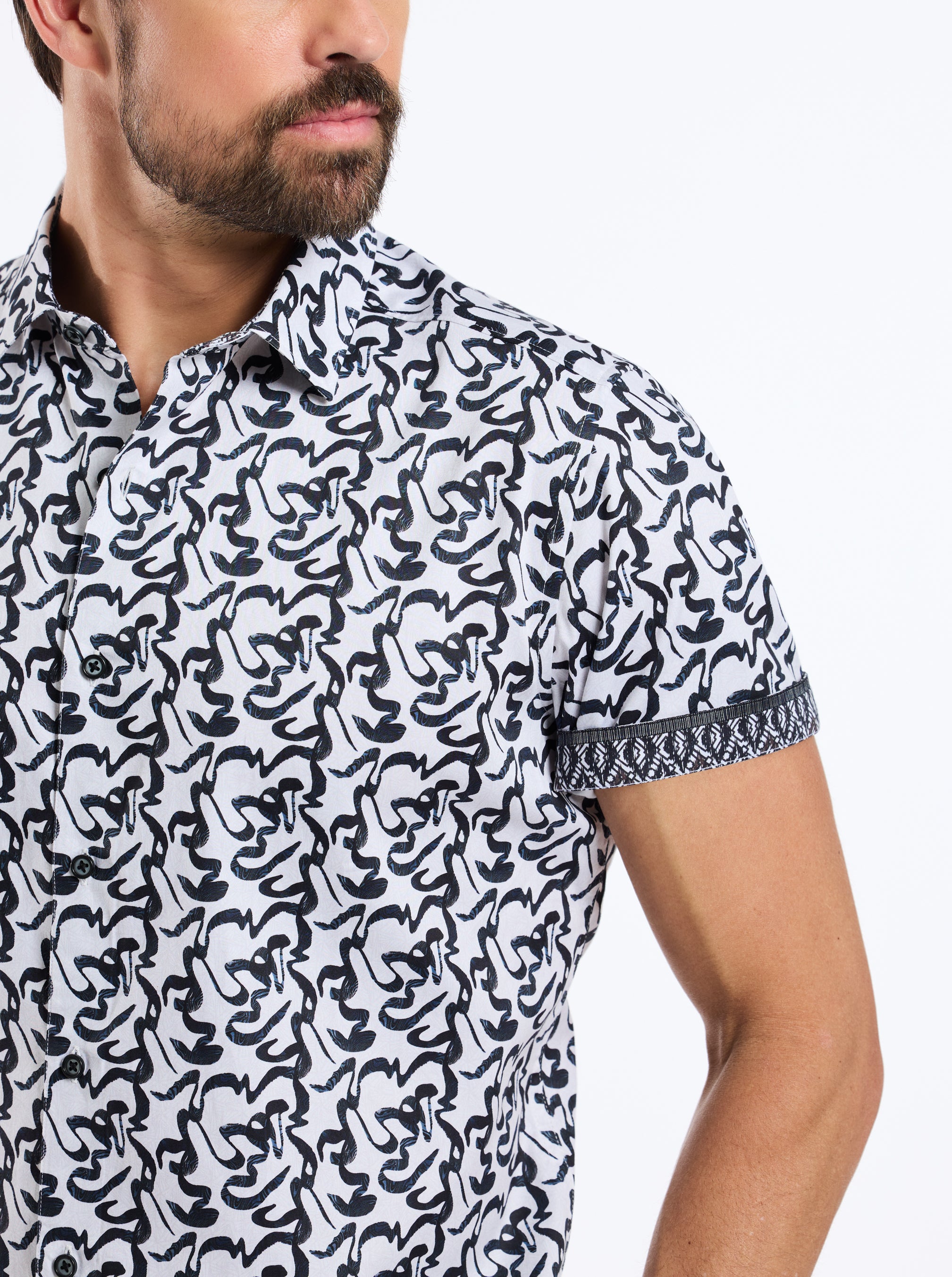 THERON SHORT SLEEVE BUTTON DOWN SHIRT