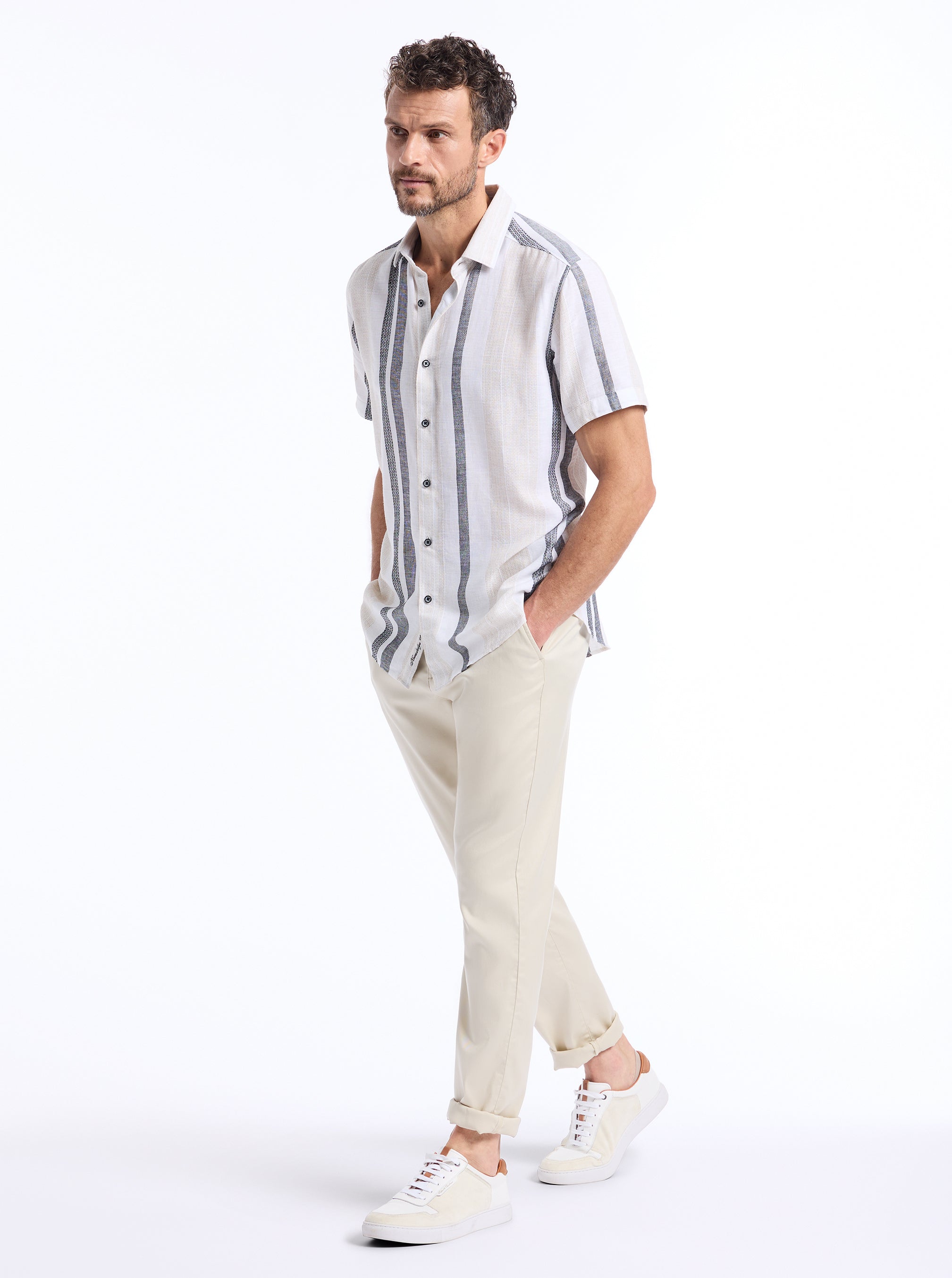 MAKAI SHORT SLEEVE BUTTON DOWN SHIRT