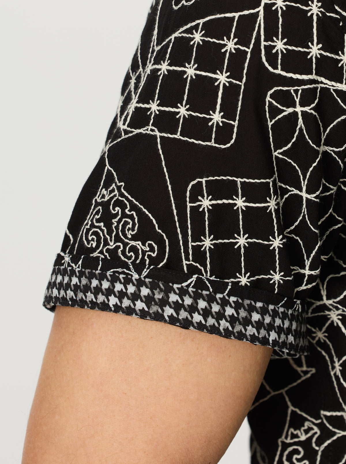 ALL ACES SHORT SLEEVE BUTTON DOWN SHIRT